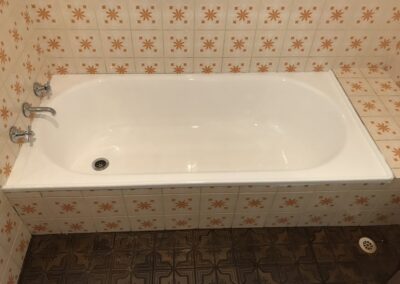 Bath tub discoloration after color correction finish Perth, Western Australia